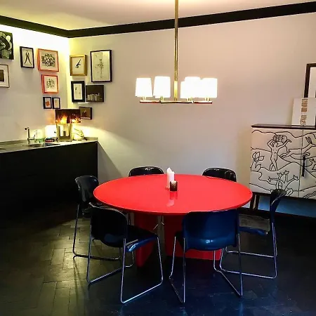 Διαμέρισμα 1200 Sq Ft Luxus Designer In Heart Of *